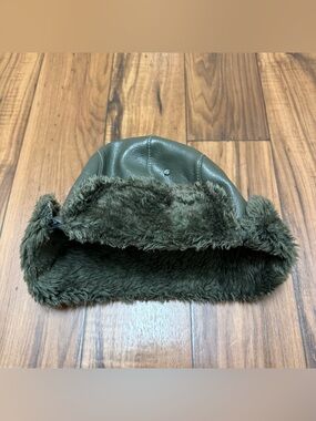 Vintage Military Style Ushanka Trapper Hat Green Faux Fur Ear Flap Winter Cap